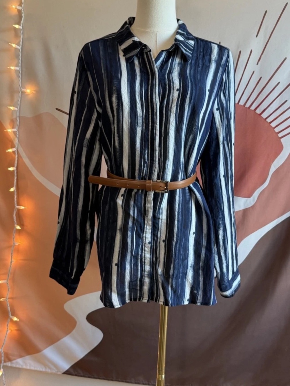 Habitat Top Women's Sz Large White Blue Striped Artsy Button Long Sleeve Blouse